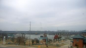 Weather camera view of Miss Lauras.