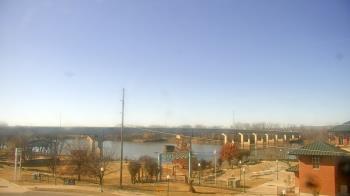 Weather camera view of Miss Lauras.