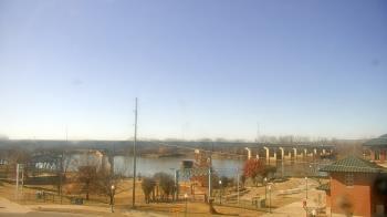 Weather camera view of Miss Lauras.