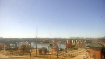 Weather camera view of Miss Lauras.