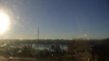 Weather camera view of Miss Lauras.