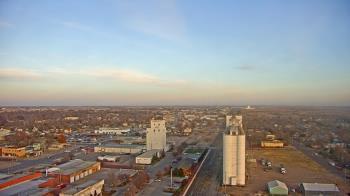 Weather camera view of Garden City Coop Inc - city center.