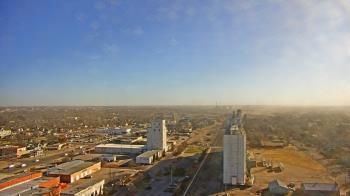 Weather camera view of Garden City Coop Inc - city center.