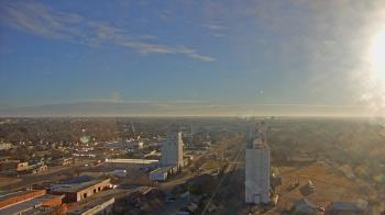 Weather camera view of Garden City Coop Inc - city center.