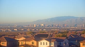 Weather camera view of Robert and Sandy Ellis ES.