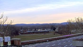 Weather camera view of Haverstraw Elementary School.