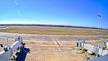 Weather camera view of Lake Charles Rgnl Arpt terminal bldg.