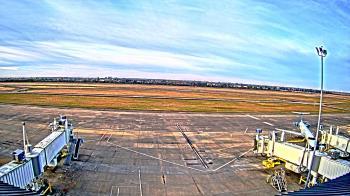 Weather camera view of Lake Charles Rgnl Arpt terminal bldg.