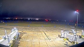 Weather camera view of Lake Charles Rgnl Arpt terminal bldg.