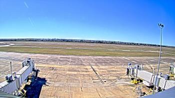 Weather camera view of Lake Charles Rgnl Arpt terminal bldg.