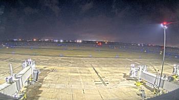 Weather camera view of Lake Charles Rgnl Arpt terminal bldg.