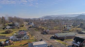 Weather camera view of Russell County Courthouse.