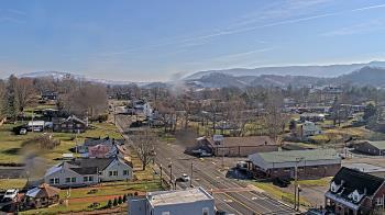 Weather camera view of Russell County Courthouse.