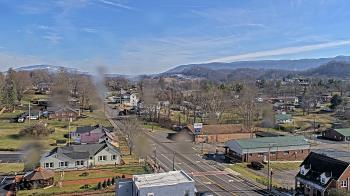 Weather camera view of Russell County Courthouse.