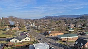 Weather camera view of Russell County Courthouse.