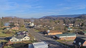 Weather camera view of Russell County Courthouse.