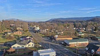 Weather camera view of Russell County Courthouse.