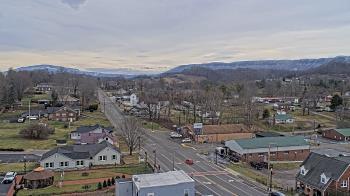 Weather camera view of Russell County Courthouse.