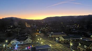 Weather camera view of Russell County Courthouse.