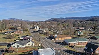 Weather camera view of Russell County Courthouse.