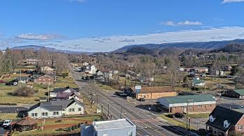 Weather camera view of Russell County Courthouse.