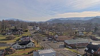 Weather camera view of Russell County Courthouse.