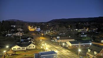 Weather camera view of Russell County Courthouse.