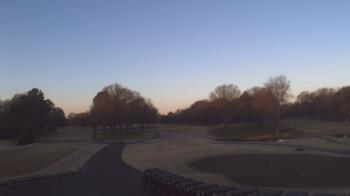 Weather camera view of Windyke Country Club.