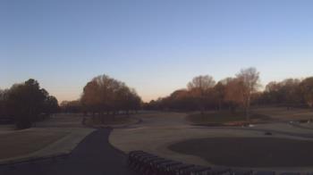 Weather camera view of Windyke Country Club.