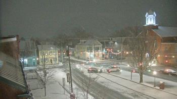 Weather camera view of A&M Pizza.