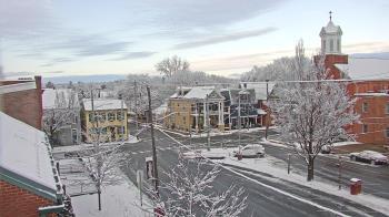 Weather camera view of A&M Pizza.