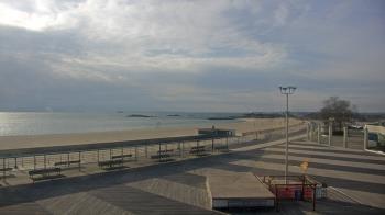 Weather camera view of Ocean Beach Park.