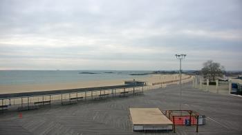 Weather camera view of Ocean Beach Park.