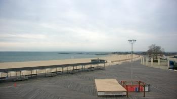 Weather camera view of Ocean Beach Park.