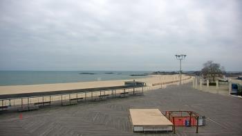 Weather camera view of Ocean Beach Park.