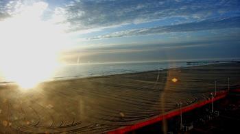 Weather camera view of Plim Plaza Hotel.