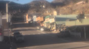 Weather camera view of Overland Hotel.