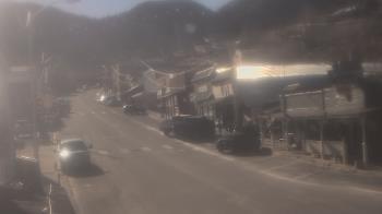 Weather camera view of Overland Hotel.