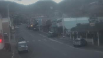 Weather camera view of Overland Hotel.