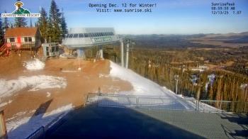 Weather camera view of Sunrise Park Resort 10650 ft elev.