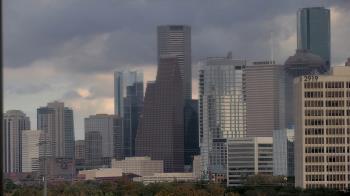 Weather camera view of St Thomas High School.