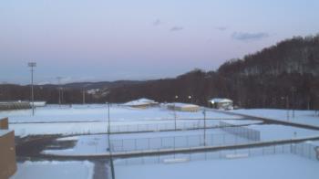 Weather camera view of Kiski Area HS.