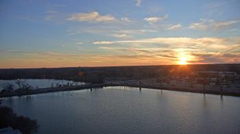 Weather camera view of Commerce Bank.