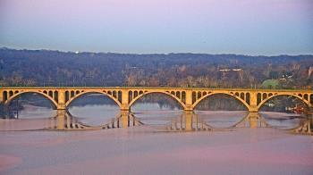 Weather camera view of The Watergate Hotel.
