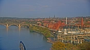 Weather camera view of The Watergate Hotel.