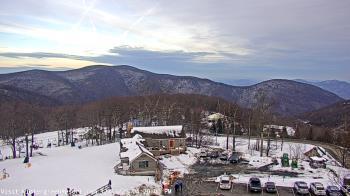 Weather camera view of Wintergreen Mtn. at 3600 ft. elev..