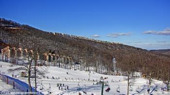 Weather camera view of Wintergreen Mtn. at 3600 ft. elev..