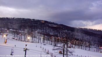 Weather camera view of Wintergreen Mtn. at 3600 ft. elev..