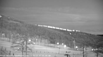 Weather camera view of Wintergreen Mtn. at 3600 ft. elev..