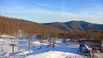Weather camera view of Wintergreen Mtn. at 3600 ft. elev..